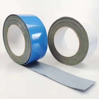 China El PE de aislamiento resistente ultravioleta de la cinta cubrió el papel de aluminio con el pegamento de la goma butílica proveedor